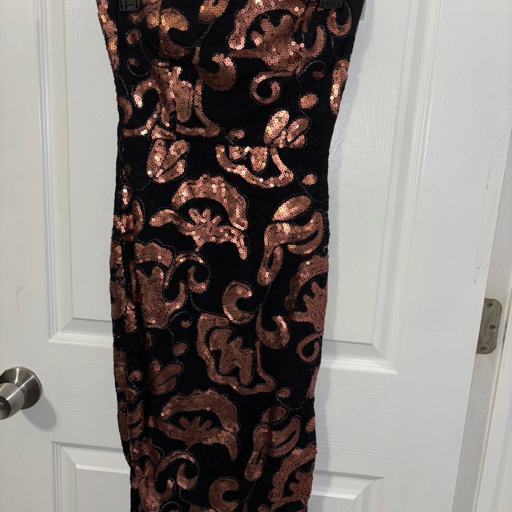 Elegant Black and Gold Sequin Dress